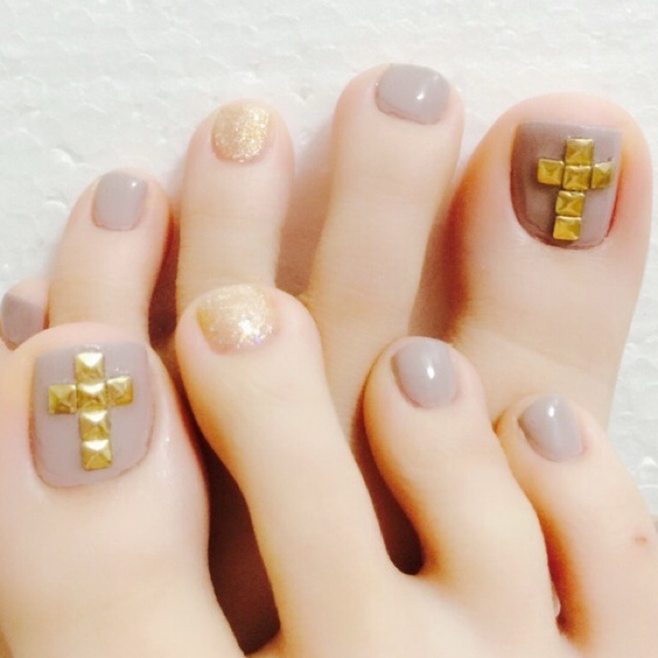 フット ワンカラー グレージュ マニキュア セルフネイル Nademen0125のネイルデザイン No ネイルブック