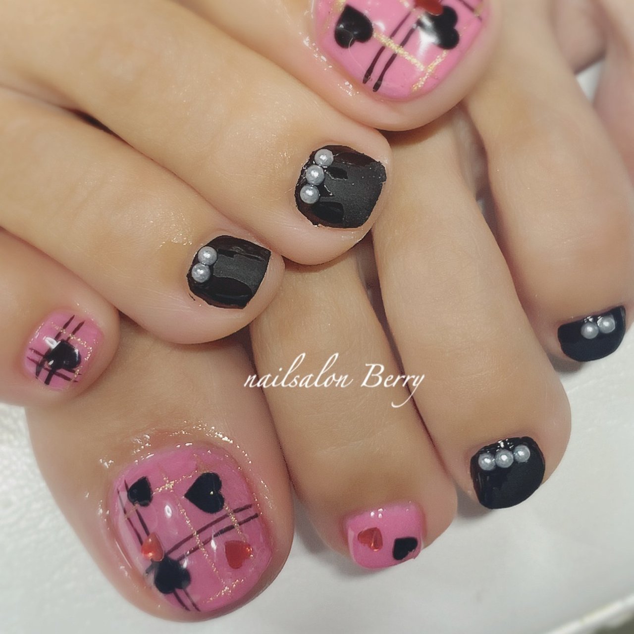 フット チェック ハート マット ピンク ネイルサロンberryのネイルデザイン No ネイルブック