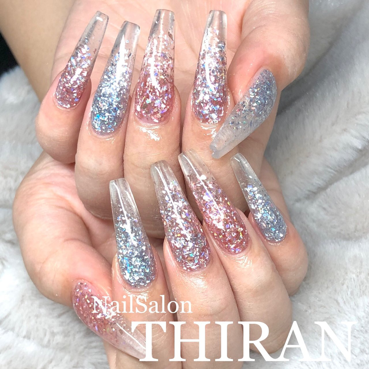 オールシーズン ハンド グラデーション ホログラム ラメ Nailsalon Thiranのネイルデザイン No ネイルブック