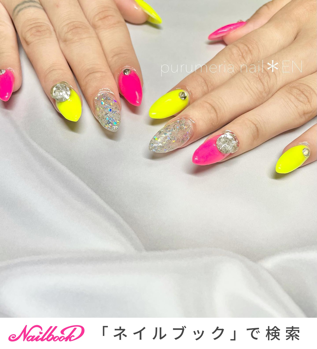 ピンク イエロー ネオンカラーのネイルデザイン ネイルブック