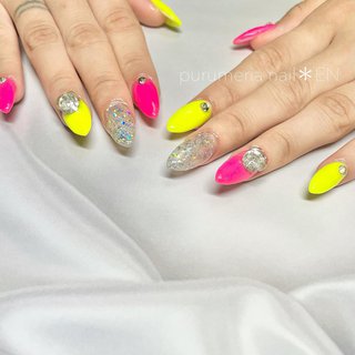 ピンク イエロー ネオンカラーのネイルデザイン ネイルブック