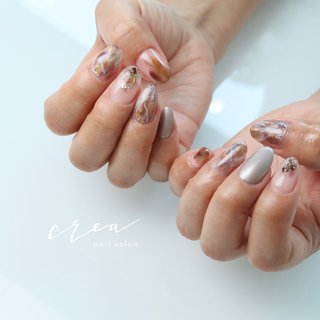 ニュアンス グレージュ メタリックのネイルデザイン ネイルブック