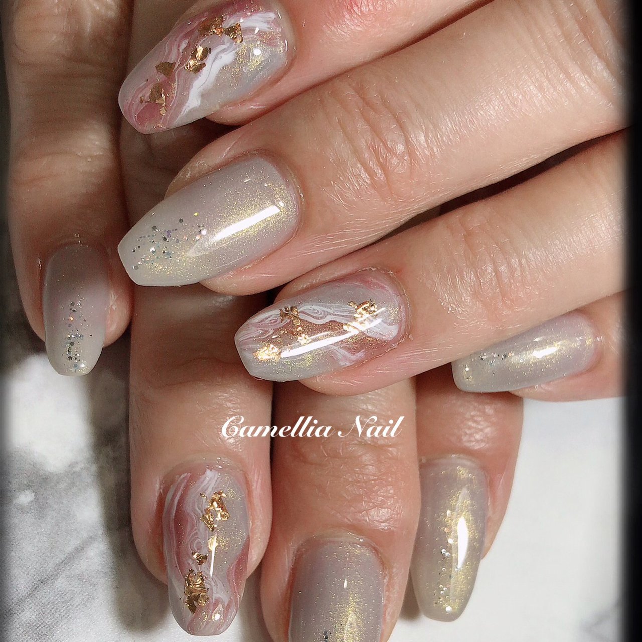 オールシーズン ハンド ニュアンス ミディアム ホワイト Camellia Nailのネイルデザイン No ネイルブック