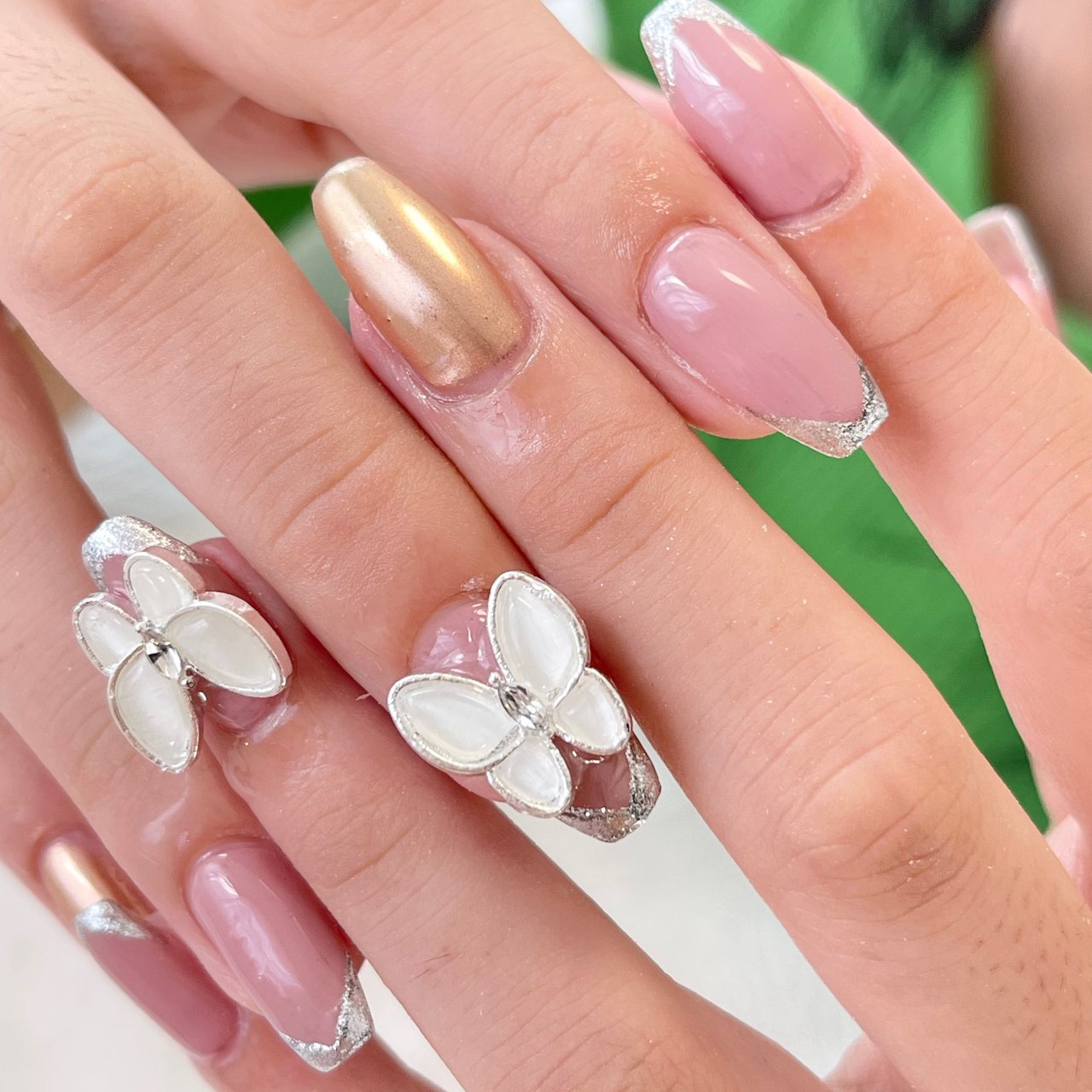 オールシーズン ハンド フレンチ 変形フレンチ ミラー Saemiのネイルデザイン No ネイルブック