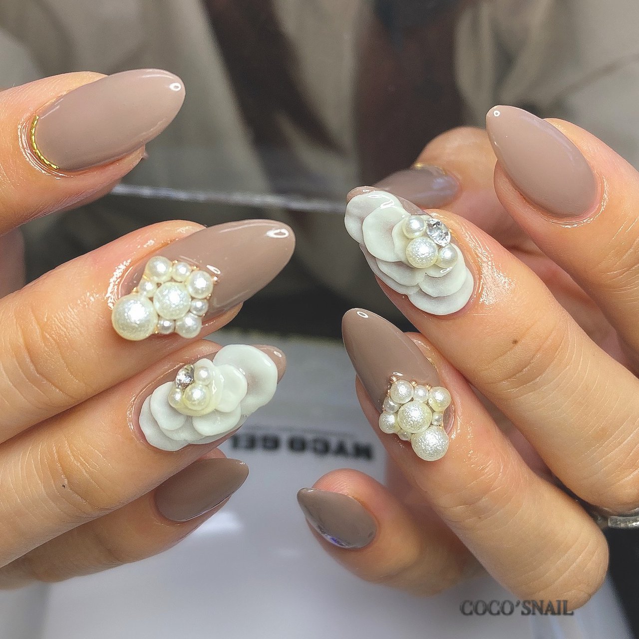 秋 ハンド ワンカラー フラワー パール Coco S Nailのネイルデザイン No ネイルブック