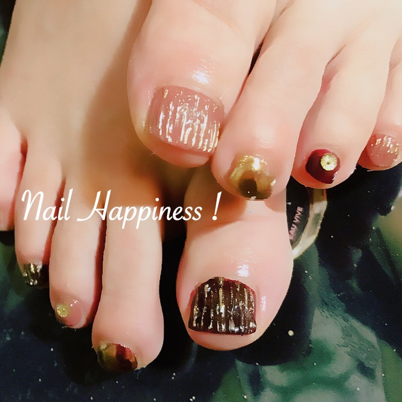 秋 オールシーズン フット ラメ ワンカラー Nail Happiness ネイルハピネス ささきまきのネイルデザイン No ネイルブック