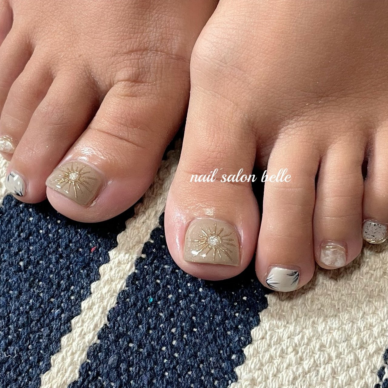 夏 秋 フット ベージュ グレージュ Nail Salon Belleのネイルデザイン No ネイルブック