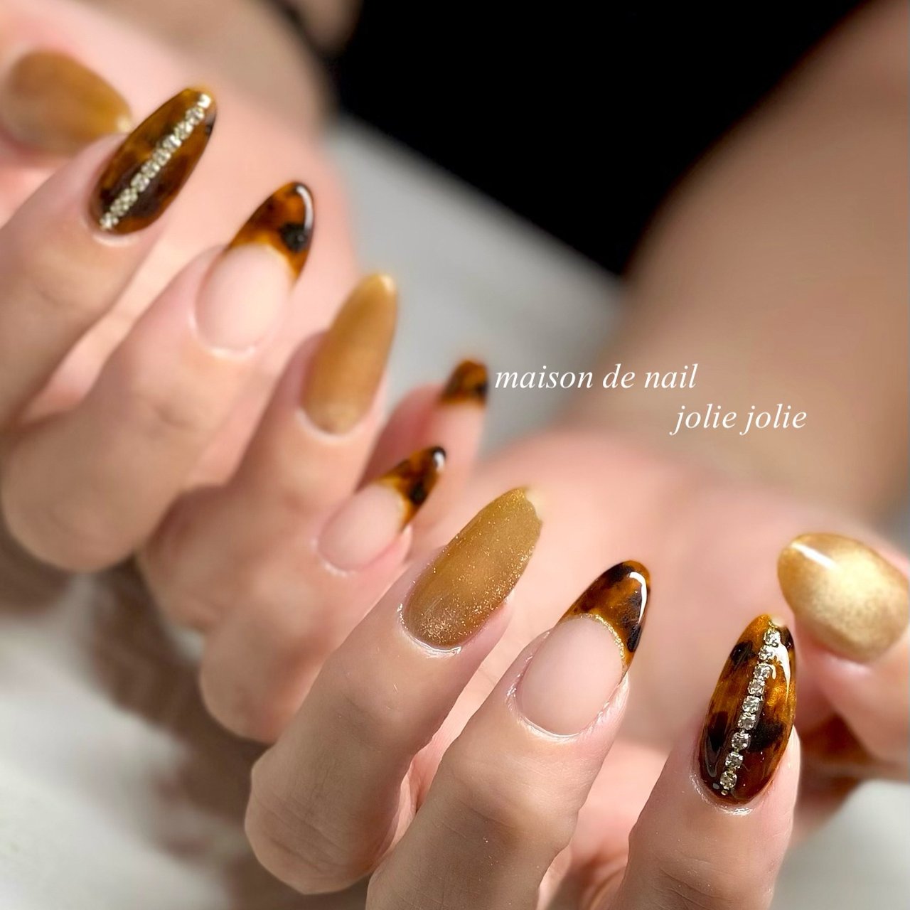 秋 ハンド フレンチ べっ甲 マグネット Maison De Nail Jolie Jolie のネイルデザイン No ネイルブック