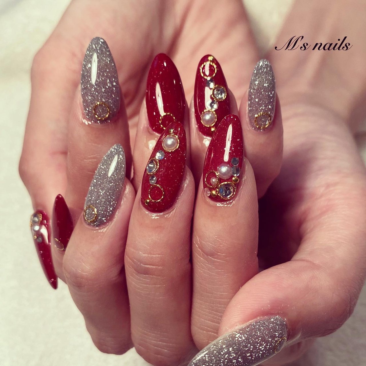 秋 冬 ハンド ラメ ボルドー M S Nailsのネイルデザイン No ネイルブック