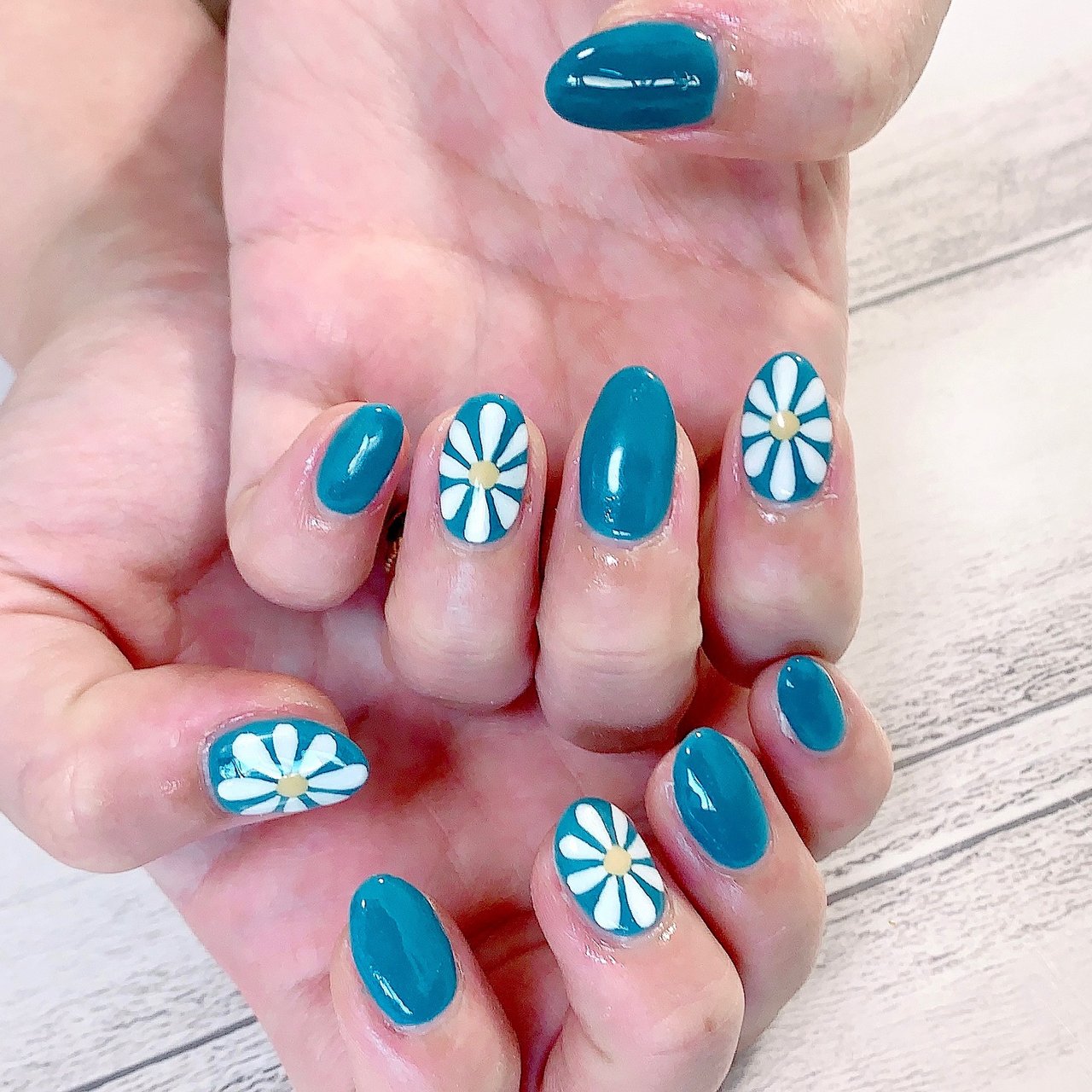 ワンカラー フラワー グリーン ターコイズ ブルー Kanonailのネイルデザイン No ネイルブック