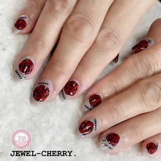 シャネルロゴネイルのネイルデザイン ネイルブック