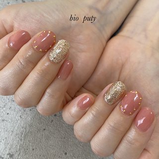 ラメ ピンクベージュのネイルデザイン ネイルブック