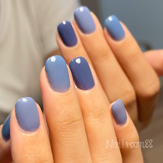 くすみブルーネイルのネイルデザイン ネイルブック