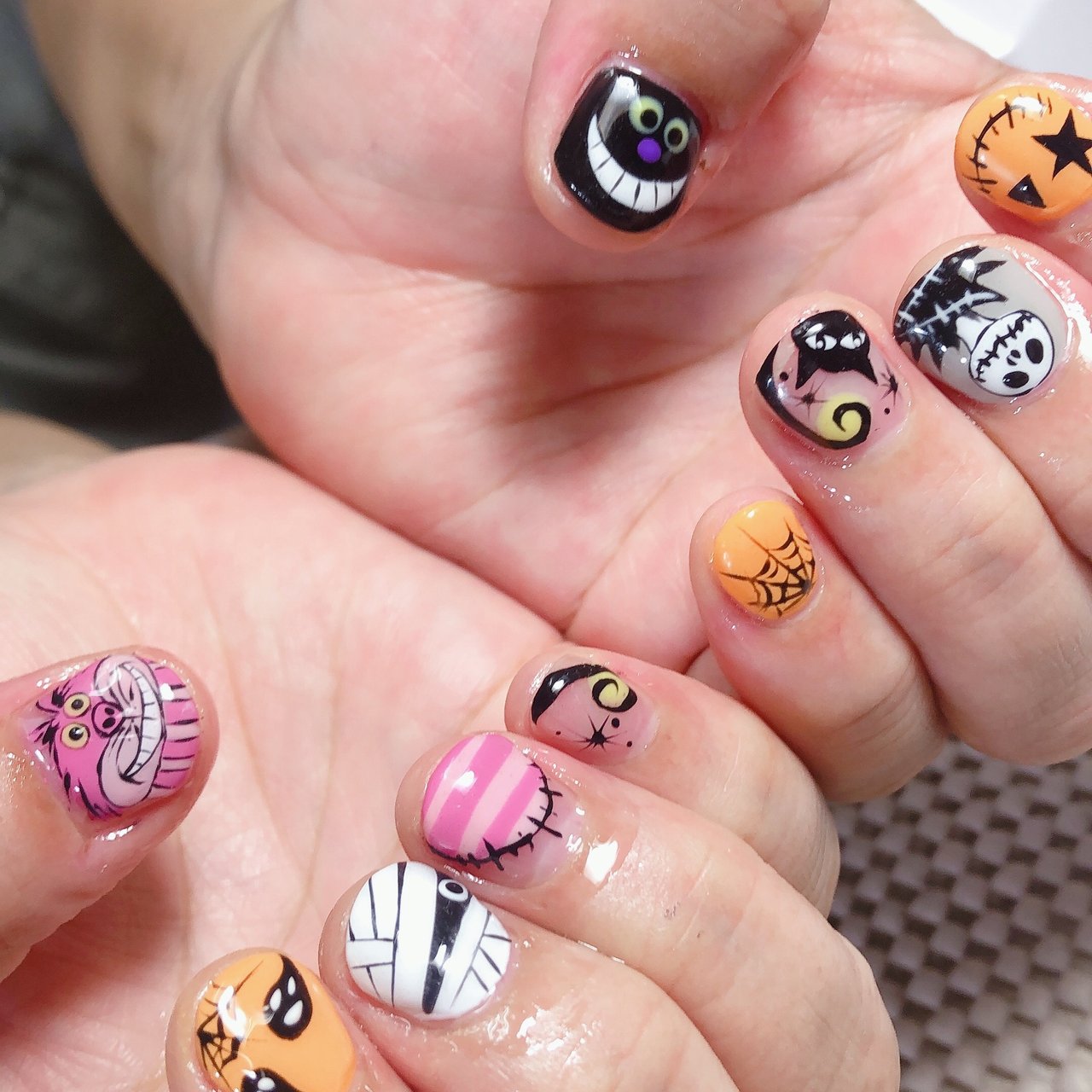 ハロウィン ハンド ショート カラフル ジェルネイル Nail Charmantのネイルデザイン No ネイルブック