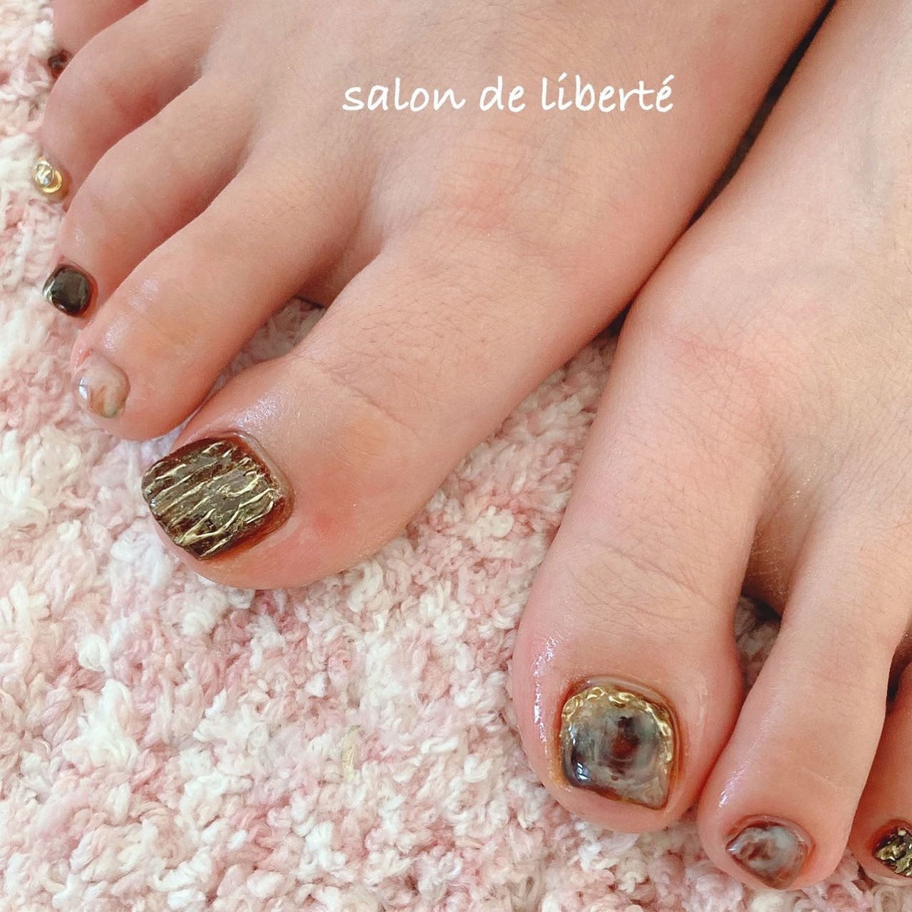 フット タイダイ 大理石 ニュアンス ミラー 旭市ネイルサロン リベルテ Salon De Liberte アイラッシュ匝瑳市ネイルサロンの ネイルデザイン No ネイルブック