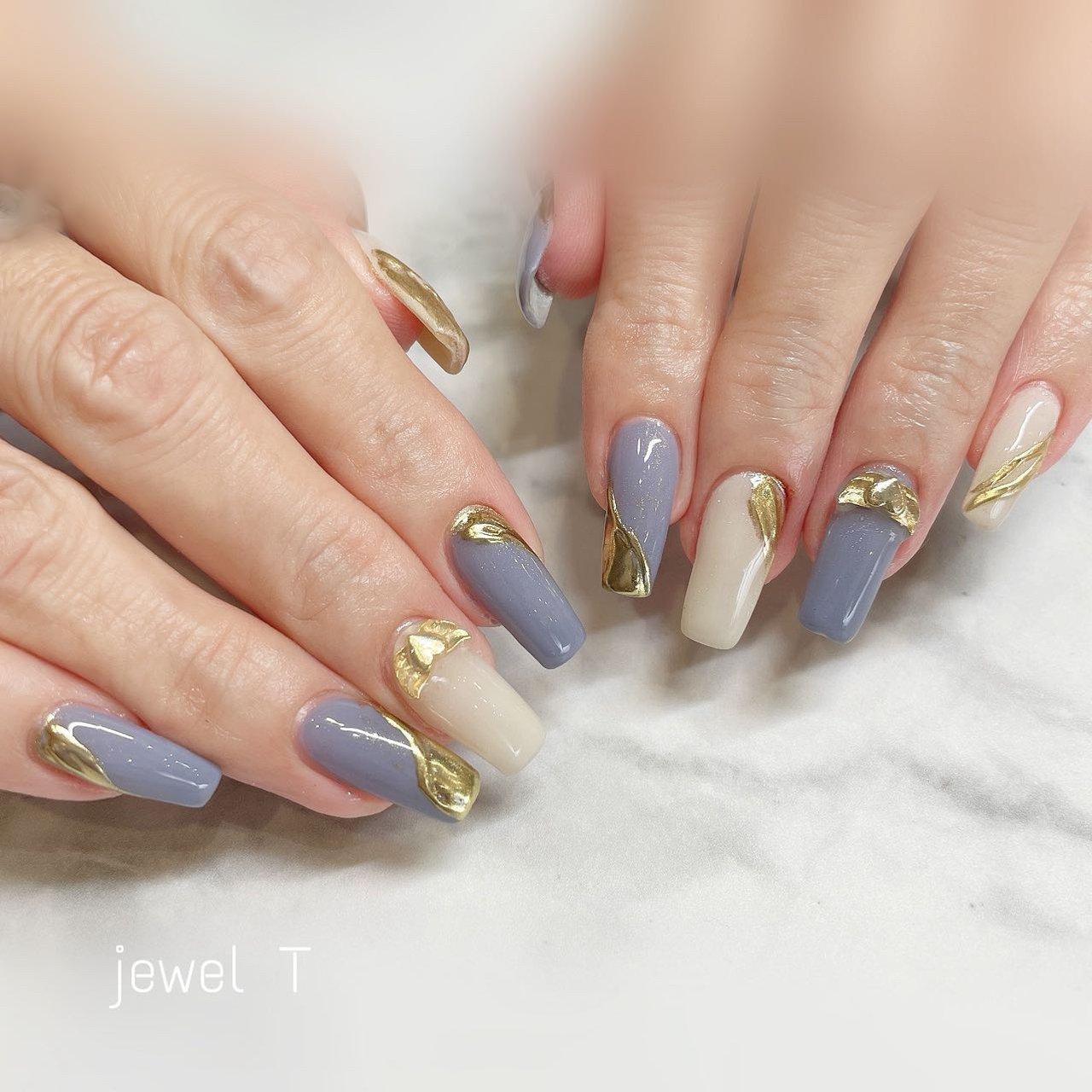 ハンド ニュアンス ホワイト 水色 ゴールド Nailsalon Jewelのネイルデザイン No ネイルブック