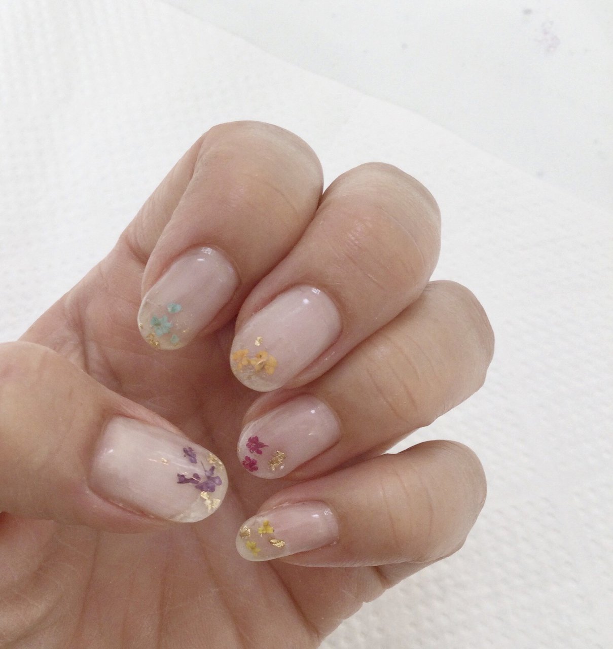 シンプル フラワー 押し花 ぴはくサロンのネイルデザイン No ネイルブック