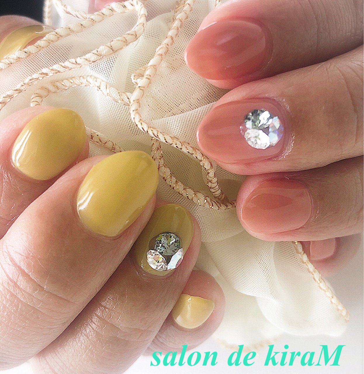 オールシーズン ハンド シンプル ビジュー ワンカラー Salondekiramのネイルデザイン No ネイルブック