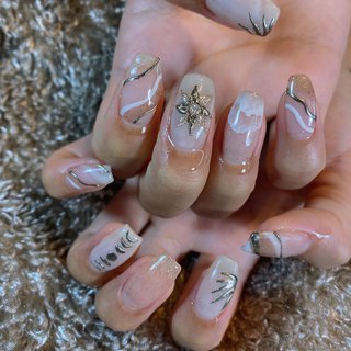 22年 新着順 月と太陽ネイルのネイルデザイン ネイルブック