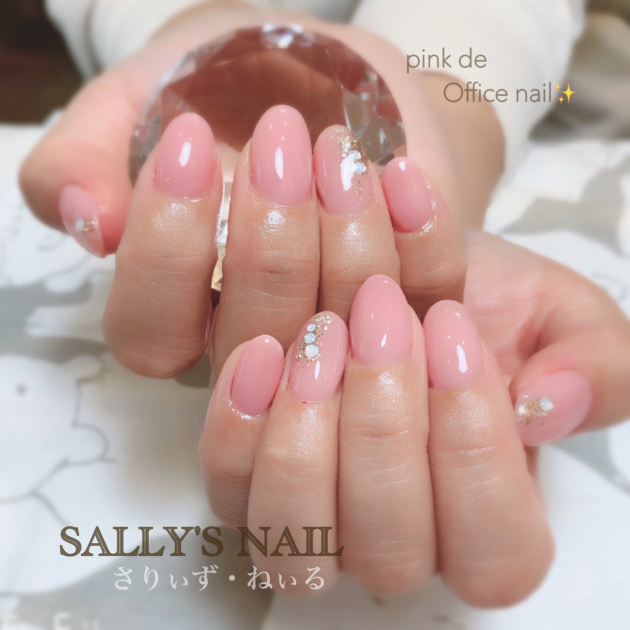 オールシーズン オフィス ハンド シンプル ラメ 岡崎市ネイルサロンsally S Nail さりぃず ねぃる リサのネイル デザイン No ネイルブック