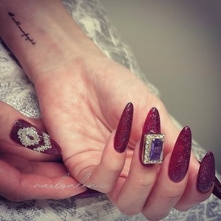 レッド スカルプチュア 派手ネイルのネイルデザイン ネイルブック