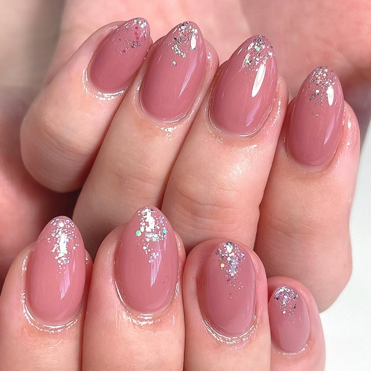 オールシーズン オフィス ハンド シンプル ラメ Miaのネイルデザイン No ネイルブック