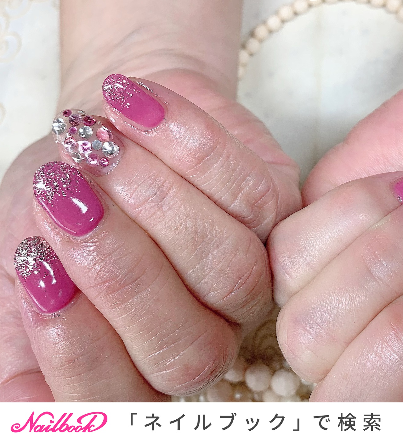 スワロ盛りのネイルデザイン ネイルブック