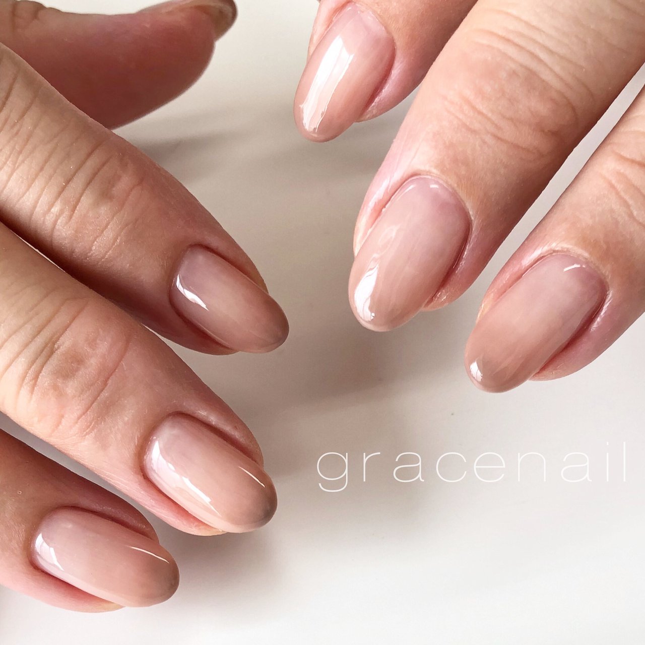 ハンド シンプル グラデーション ミディアム ジェルネイル Gracenailtomokoのネイルデザイン No ネイルブック