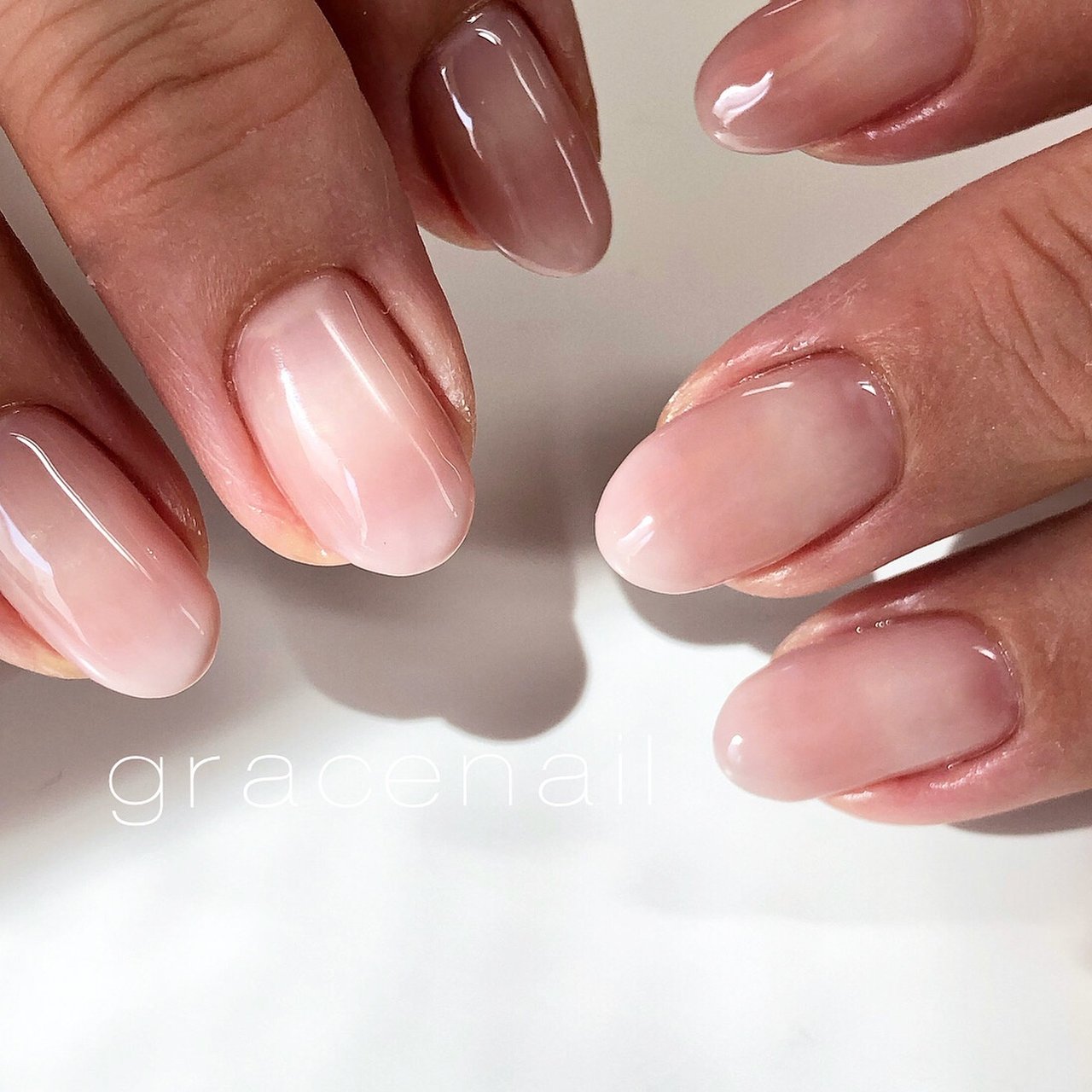 ハンド シンプル グラデーション ホワイト クリア Gracenailtomokoのネイルデザイン No ネイルブック
