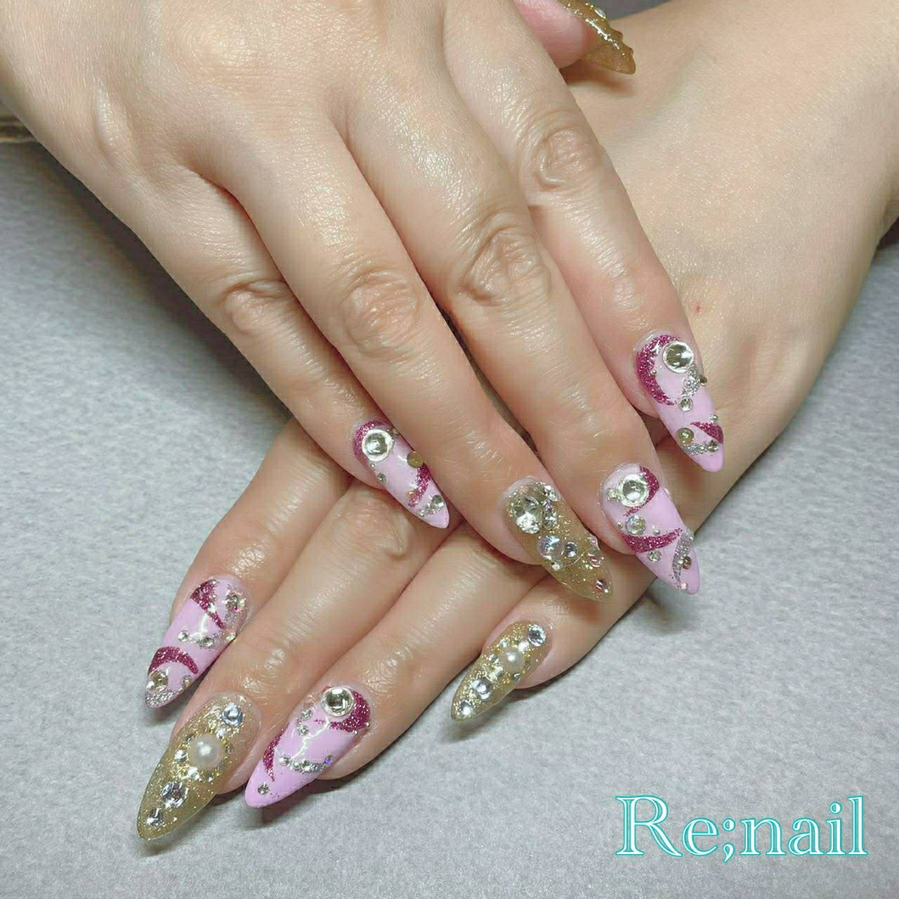 オールシーズン ビジュー ラメ ピンク ゴールド Re Nailのネイルデザイン No ネイルブック