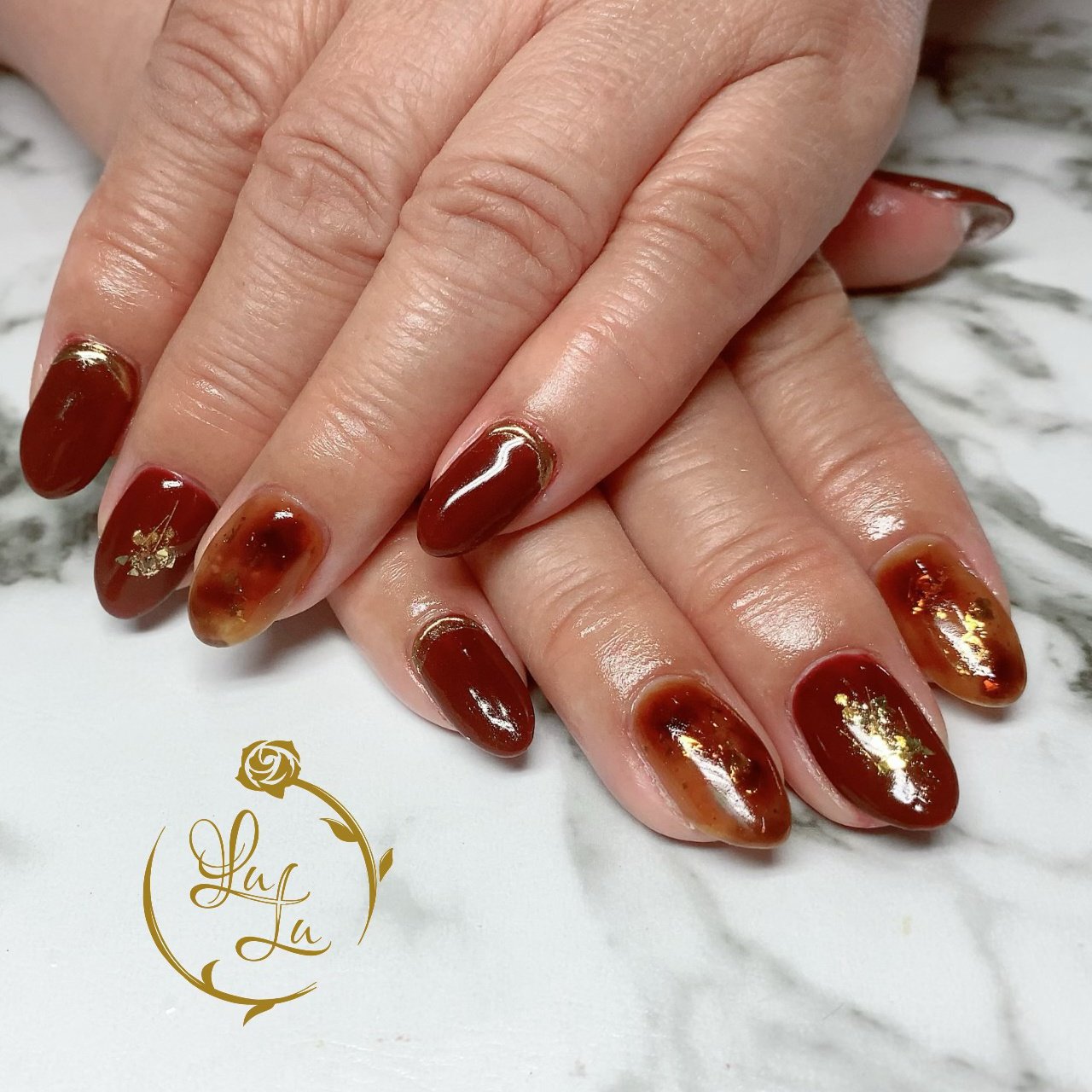 ボルドーべっ甲ニュアンスネイル 赤べっ甲 ゴールド 韓国 ベージュ 秋