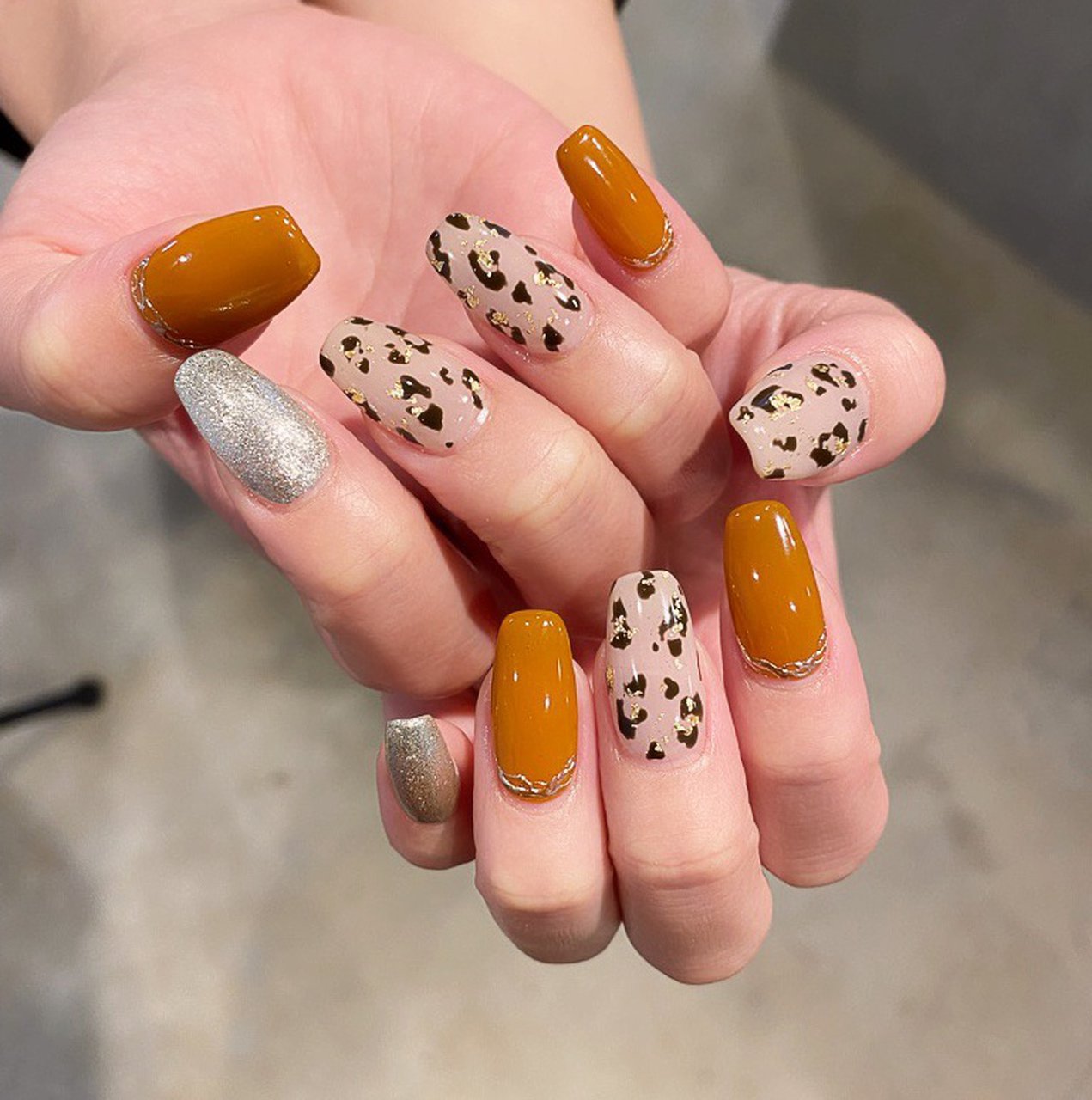 秋 冬 ハンド シンプル ラメ Mami Private Nail Salon Fika のネイルデザイン No ネイル ブック