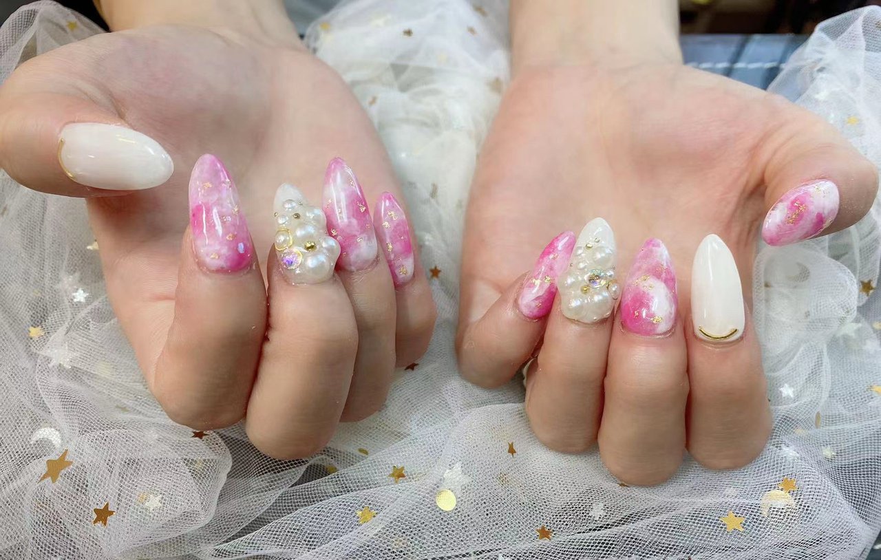 ビジュー パール ホワイト ピンク ジェルネイル パンダ Nail 川崎のネイルデザイン No ネイルブック