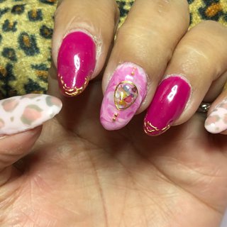 ショッキングピンクのネイルデザイン ネイルブック