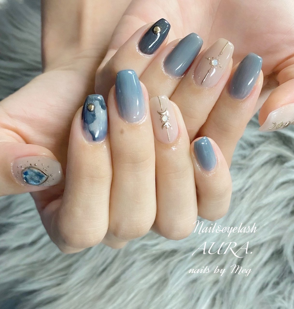 ブルー グレー メタリック Nail Eyelash Aura Meesan 沖縄 のネイルデザイン No ネイルブック