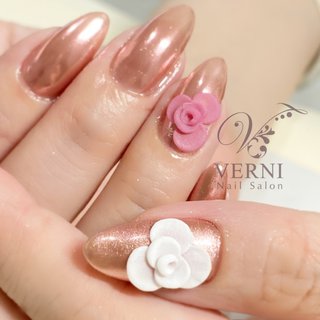 フラワー エンボスのネイルデザイン ネイルブック