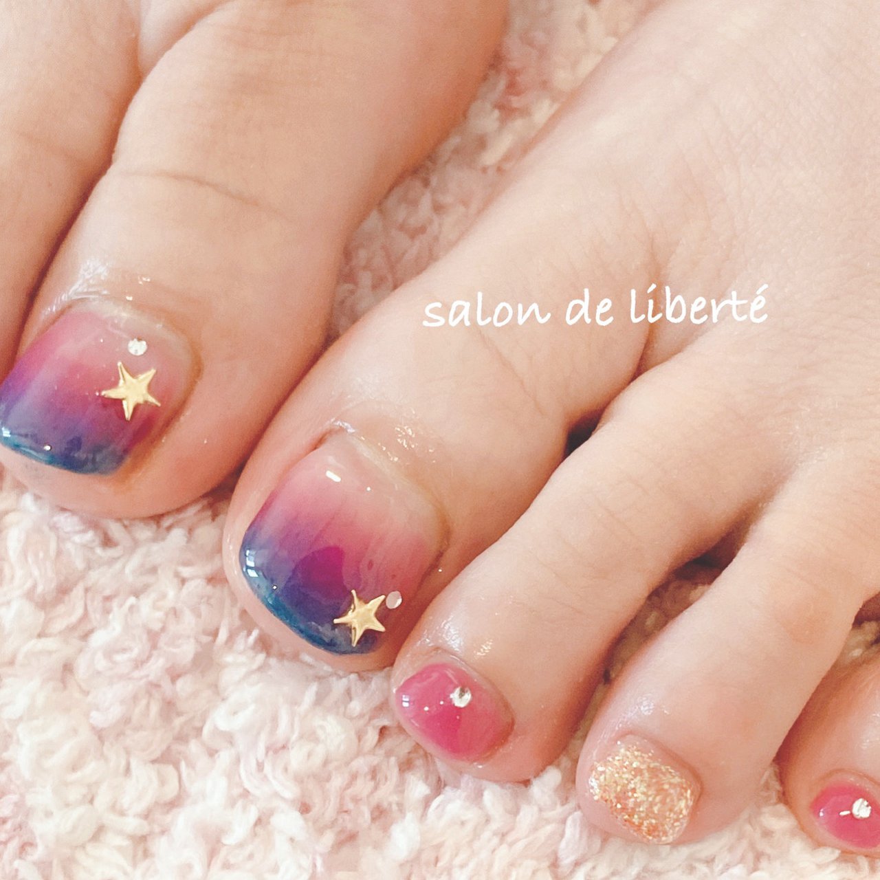 フット グラデーション ビジュー ラメ 星 旭市ネイルサロン リベルテ Salon De Liberte アイラッシュ匝瑳市ネイルサロンのネイル デザイン No ネイルブック