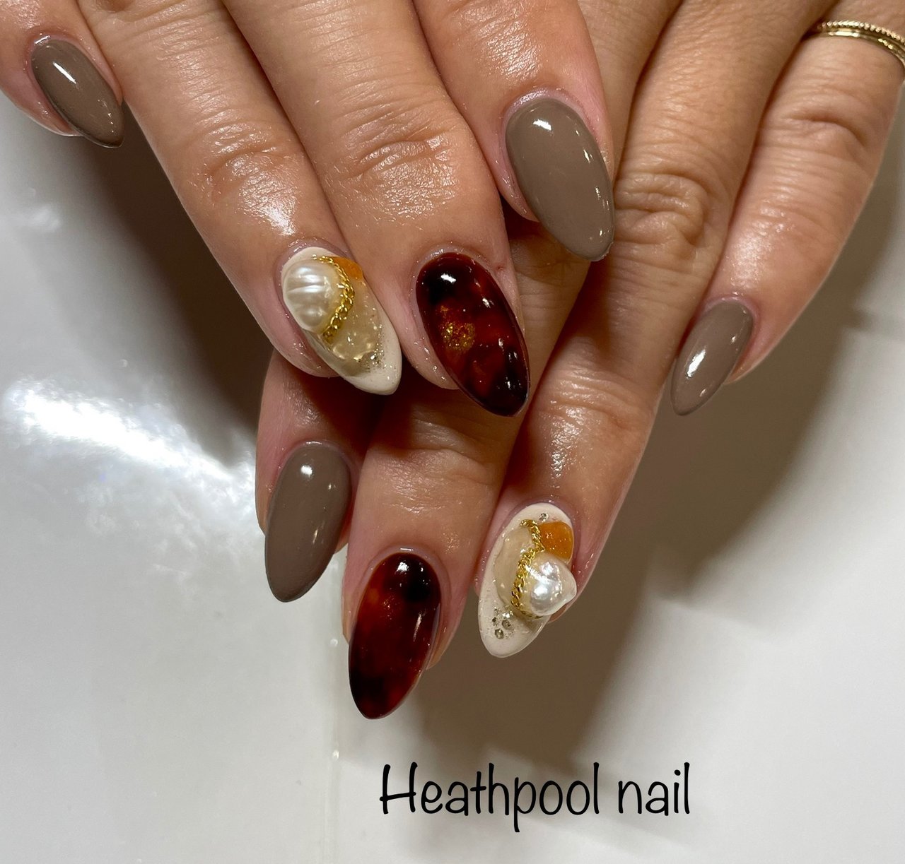 ハンド パール チェーン べっ甲 ホワイト Heathpoolnailのネイルデザイン No ネイルブック