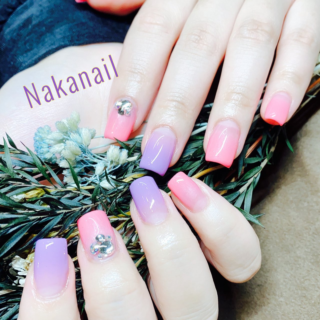 オールシーズン ハンド シンプル グラデーション ビジュー Nakanailのネイルデザイン No ネイルブック