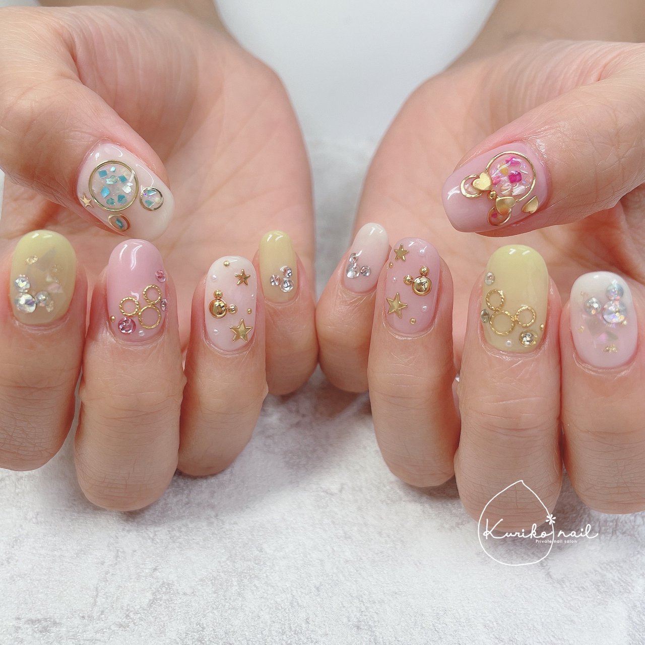 オールシーズン デート ハンド ビジュー ワンカラー Kuriko Nailのネイルデザイン No ネイルブック