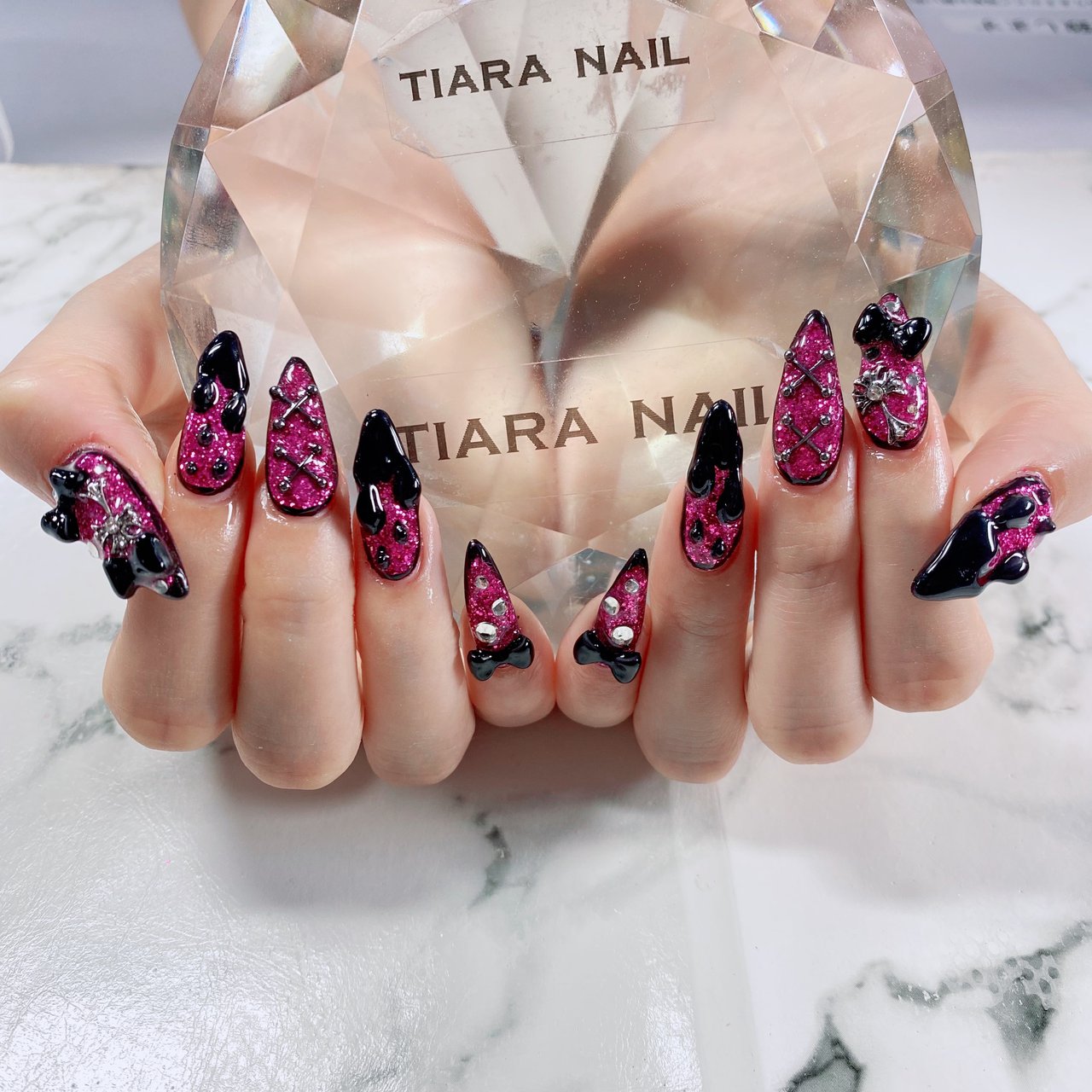 ラメ ワンカラー 水滴 リボン ピンク Tiara Nailのネイルデザイン No ネイルブック