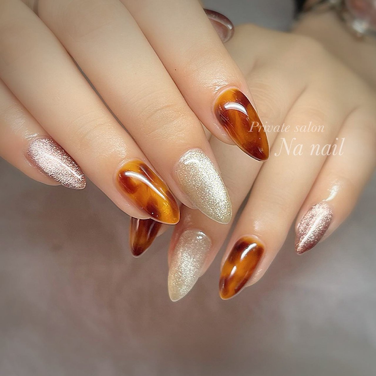 秋 ハンド べっ甲 マグネット ミディアム Na Nailのネイルデザイン No ネイルブック