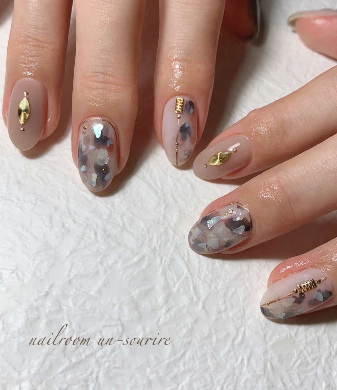 シンプル べっ甲 ホワイト グリーン ブラウン Un Sourireのネイルデザイン No ネイルブック