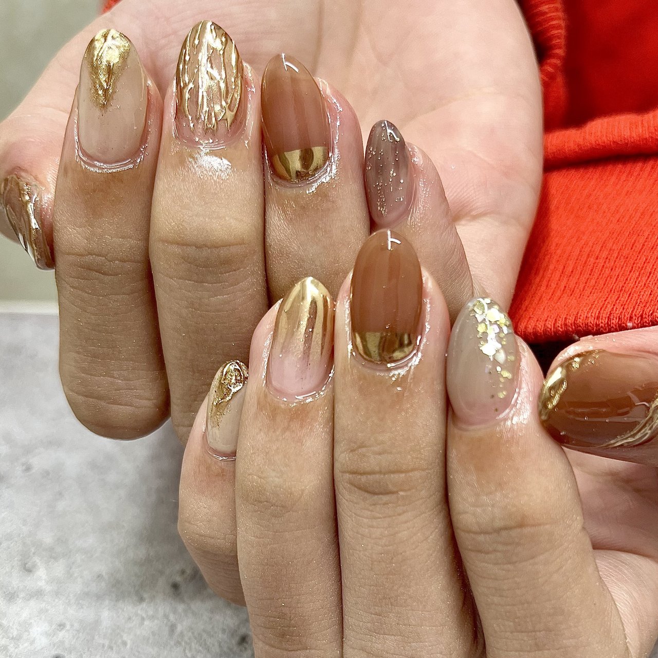 ブラウン グレージュ ゴールド Crystal R Nail Salon のネイルデザイン No ネイルブック