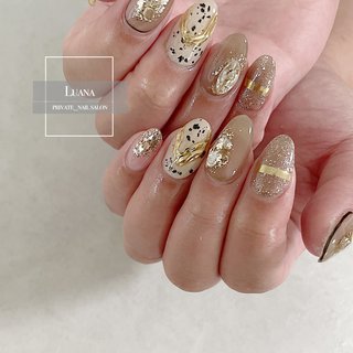 くすみグレージュうずらニュアンスネイル シルバーラメ ミラー 韓国