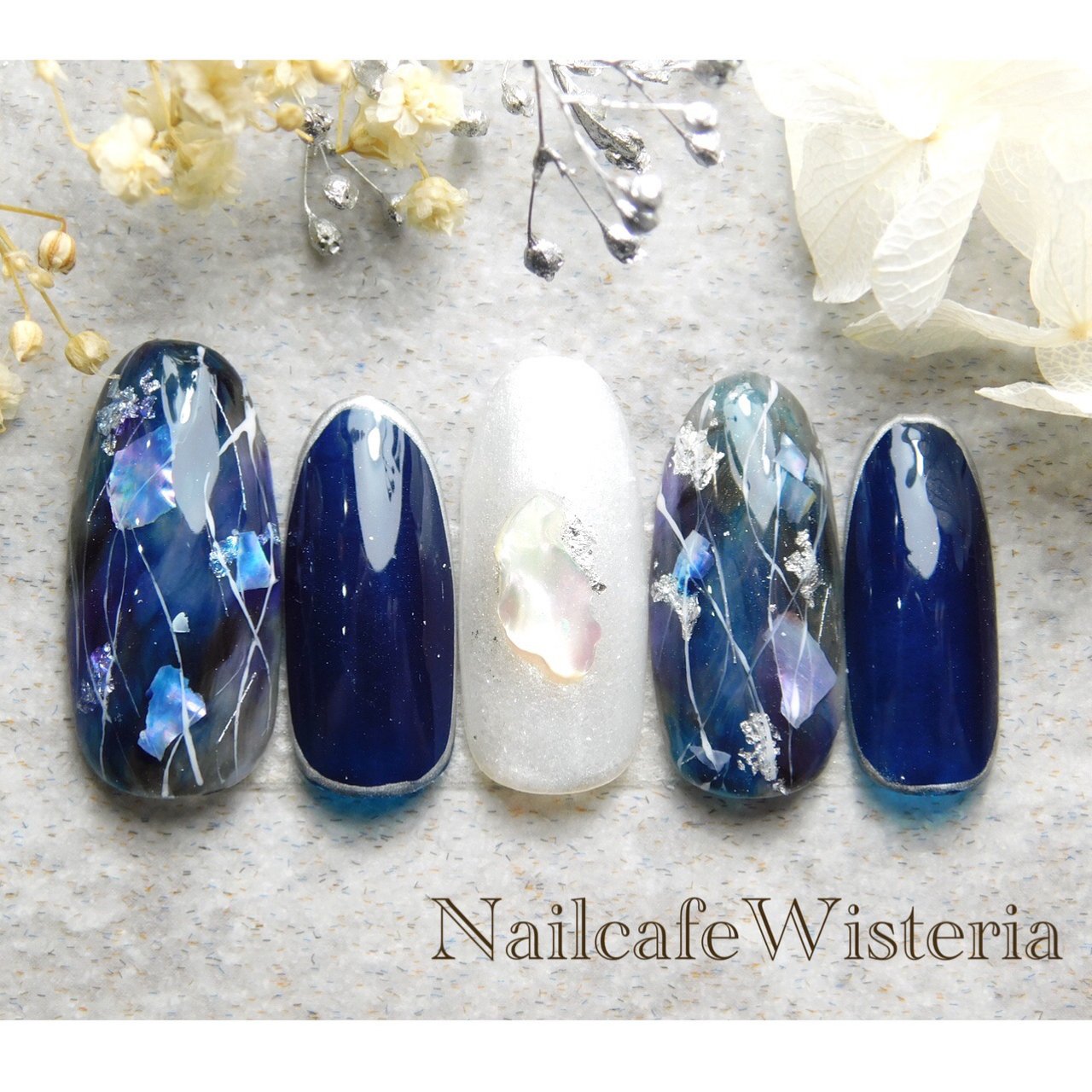 シンプル シェル ホワイト ブルー ネイビー Nailcafewisteriaのネイルデザイン No ネイルブック