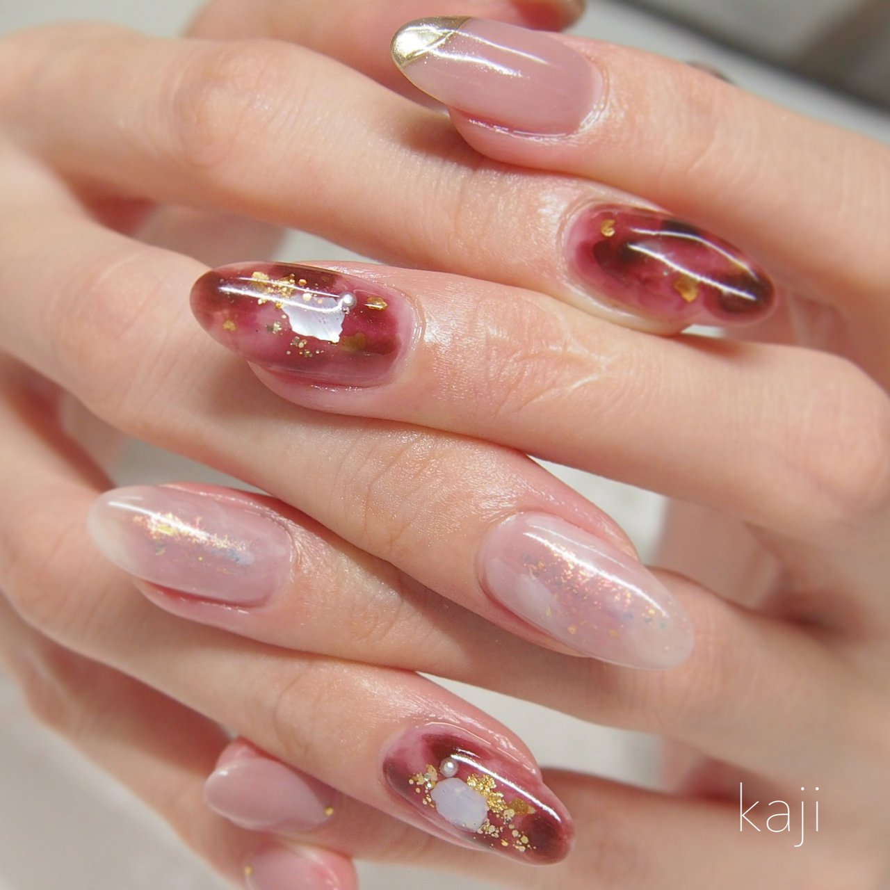 秋 冬 ハンド ニュアンス べっ甲 Nail Kajiのネイルデザイン No ネイルブック