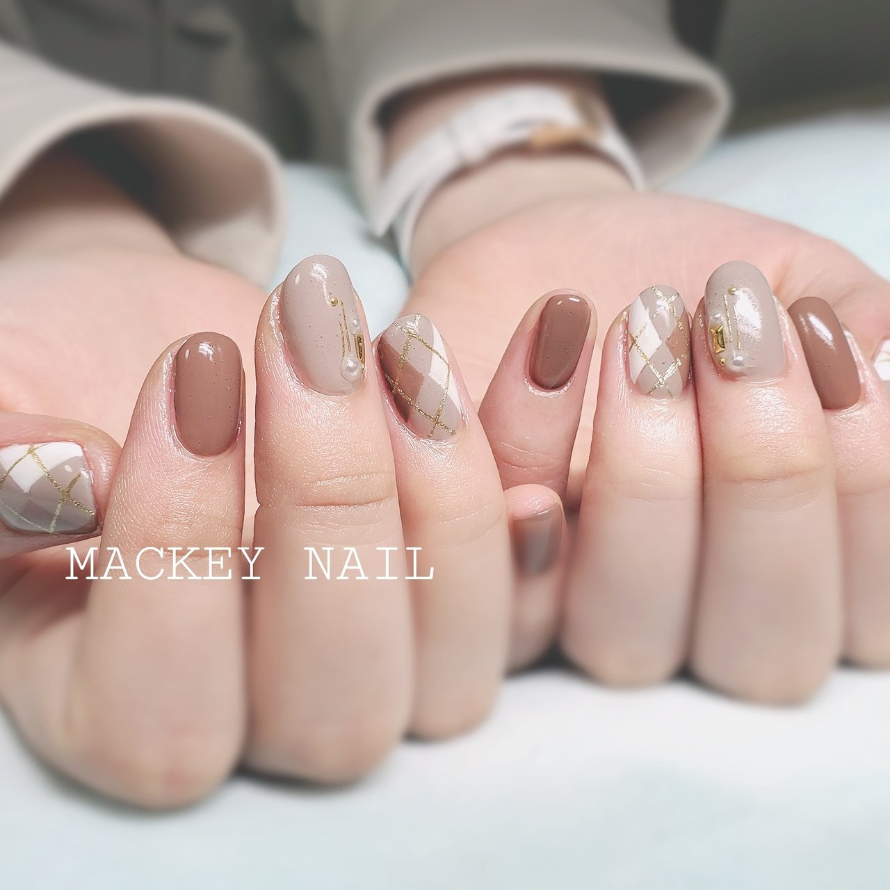 秋 冬 ハンド チェック パール Mackey Nailのネイルデザイン No ネイルブック