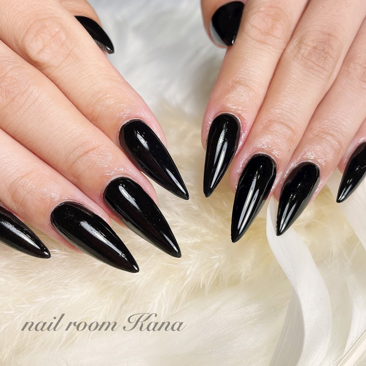 オールシーズン ハンド ワンカラー ロング ブラック Nail Room Kanaのネイルデザイン No ネイルブック