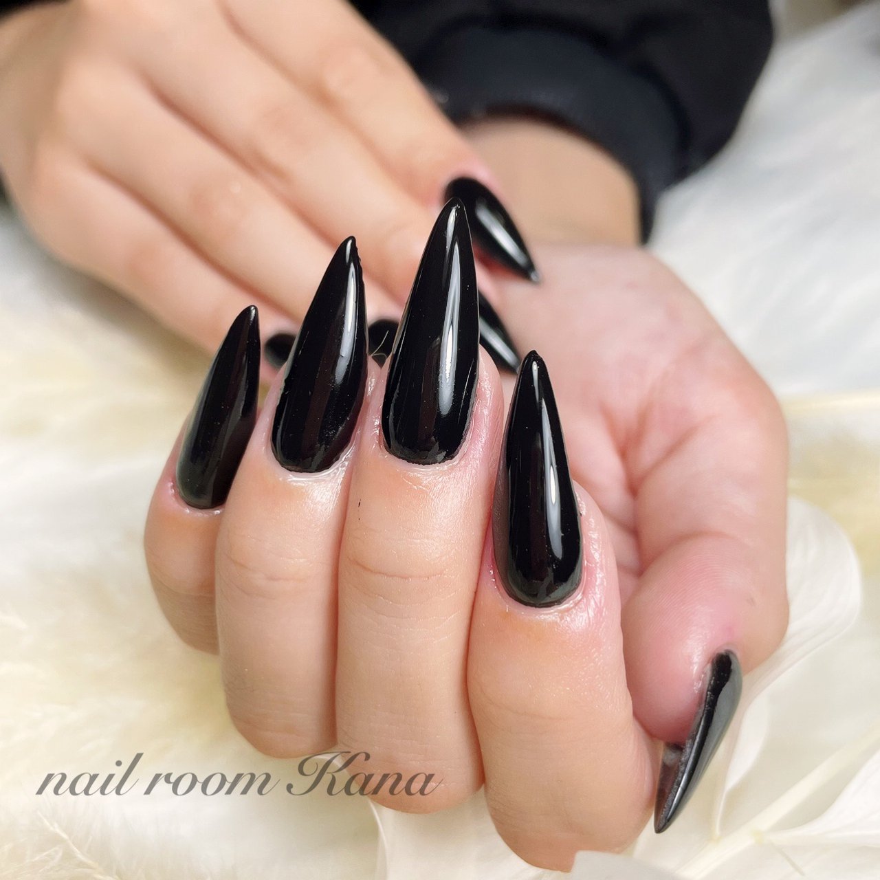 オールシーズン ハンド ワンカラー ロング ブラック Nail Room Kanaのネイルデザイン No ネイルブック